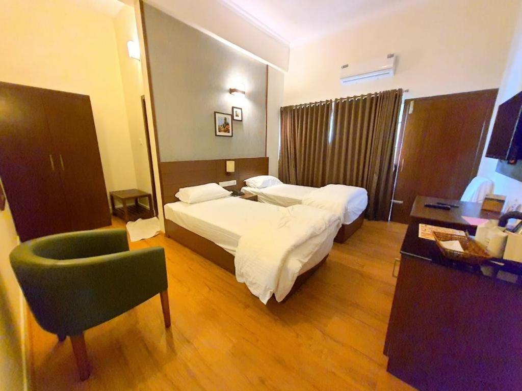 Emperor-Hotel Rachana Continental Pvt Ltd Kizhake Chālakudi Eksteriør bilde