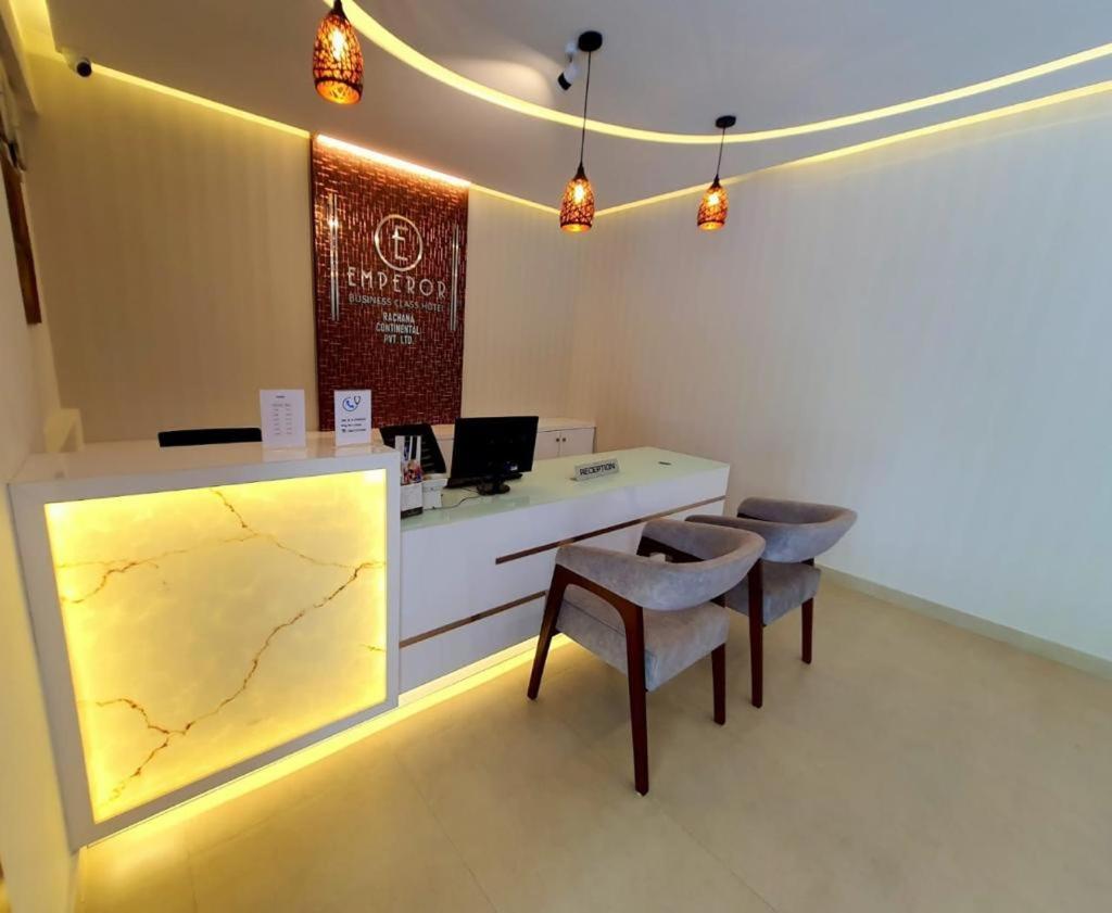 Emperor-Hotel Rachana Continental Pvt Ltd Kizhake Chālakudi Eksteriør bilde